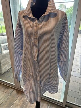 Women’s XL Blue and White Stripe Button-Up Shirt